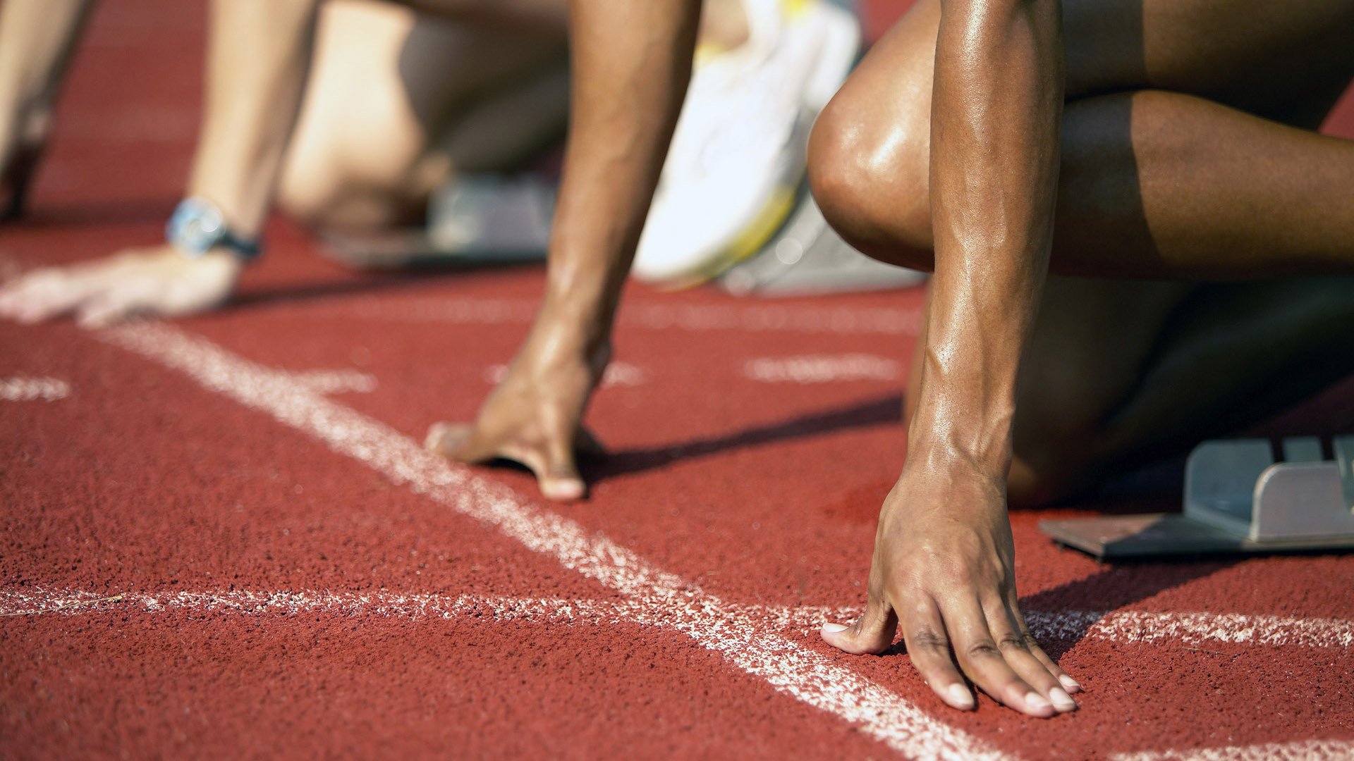 朝鲜2-0巴西，卫冕冠军继续前行，荷兰女足创造历史，朝鲜女足夺冠