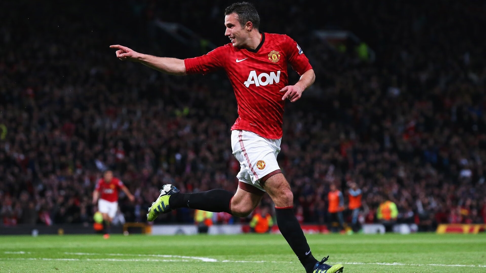 海纳证实：有一两家英超俱乐部有意孔帕尼，但现在他续约了，孔帕尼告别赛